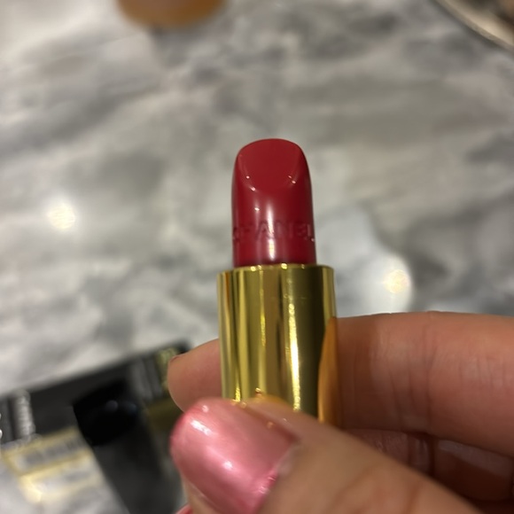 Chanel Rouge Allure Lipstick #99 (a soft blue red) - Picture 10 of 11